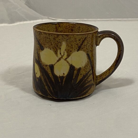 lot of 4 vintage pottery mugs a Hall 1789 made is USA unmarked Japan retro kitch - Picture 12 of 15